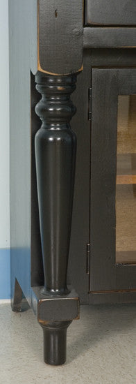 Round Turned Leg Detail